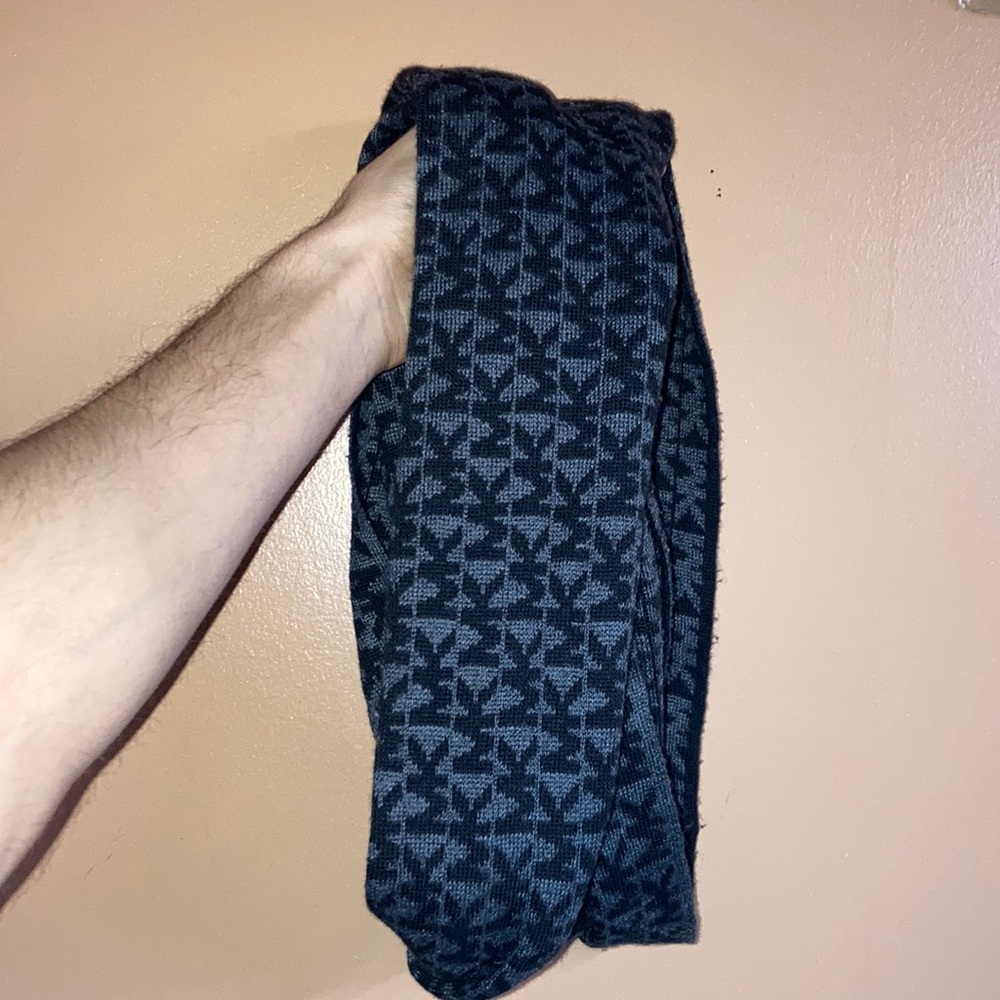 MK scarf